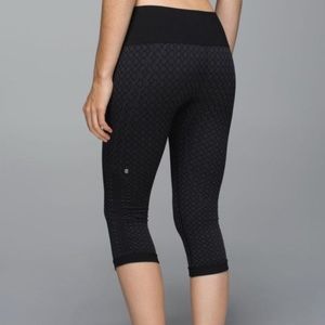 Lululemon in the flow capris